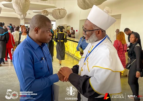 ADMINISTRAÇÃO MUNICIPAL PARTICIPA DA CERIMÔNIA DE OUTORGA DE DIPLOMAS AOS RECÉM LICENCIADOS DA UNIVERSIDADE DE LUANDA